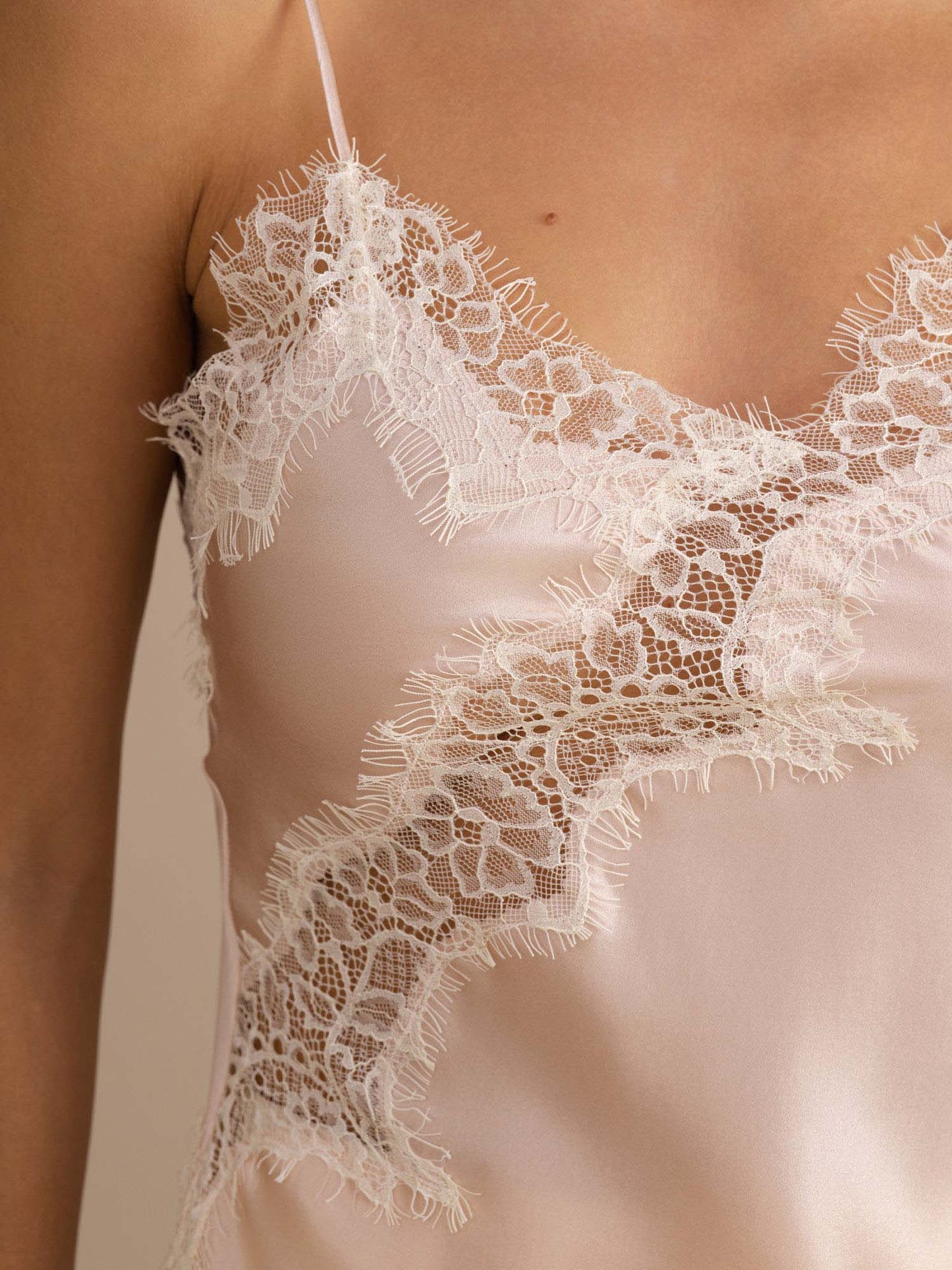 Rosstef Mulberry Silk Camisole Top - Asimetrik Kuyruk ve İncik Detaylı
