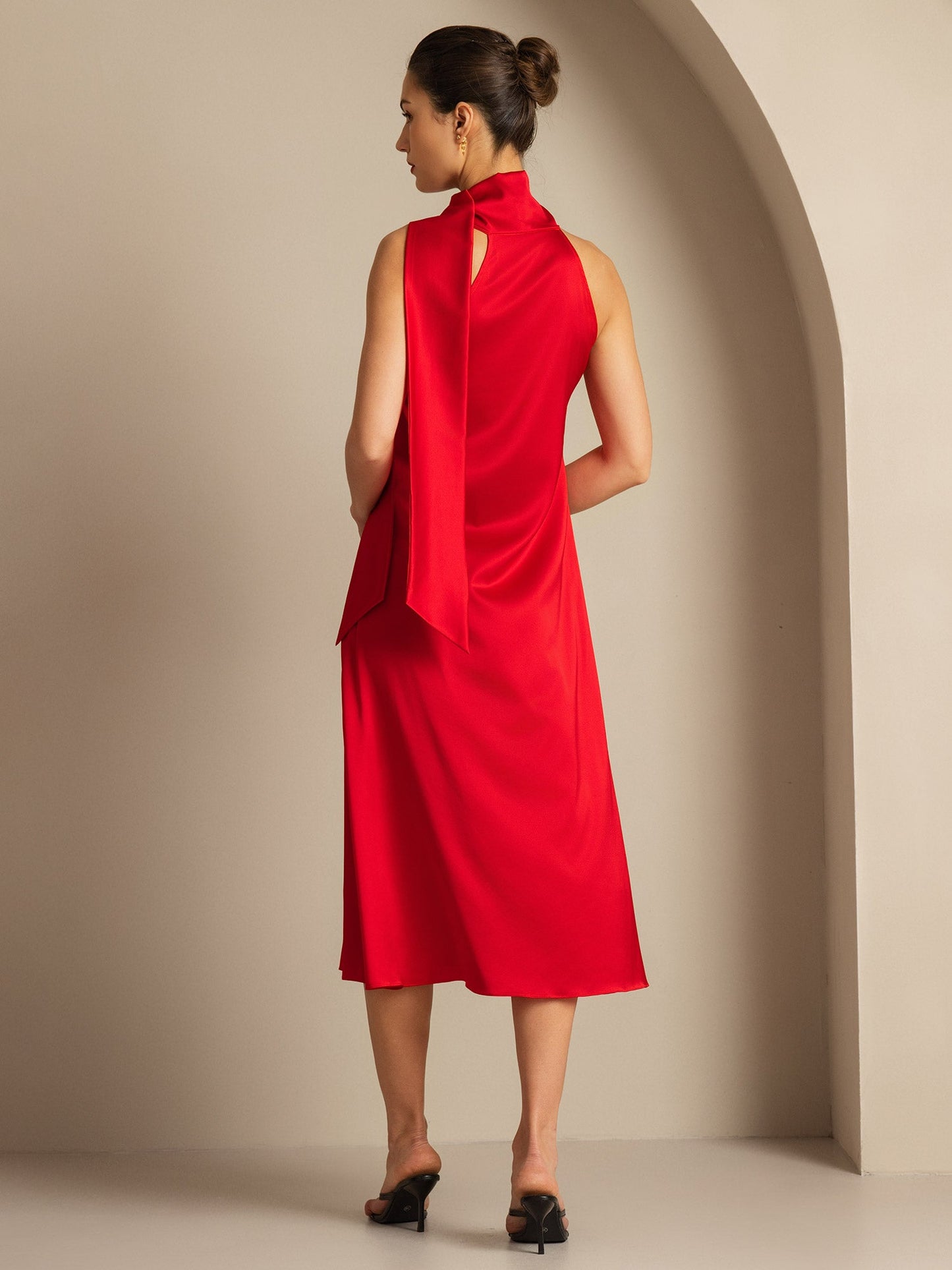 Rosstef 19Momme Silk Sleeveless Tie Neck Midi Dress