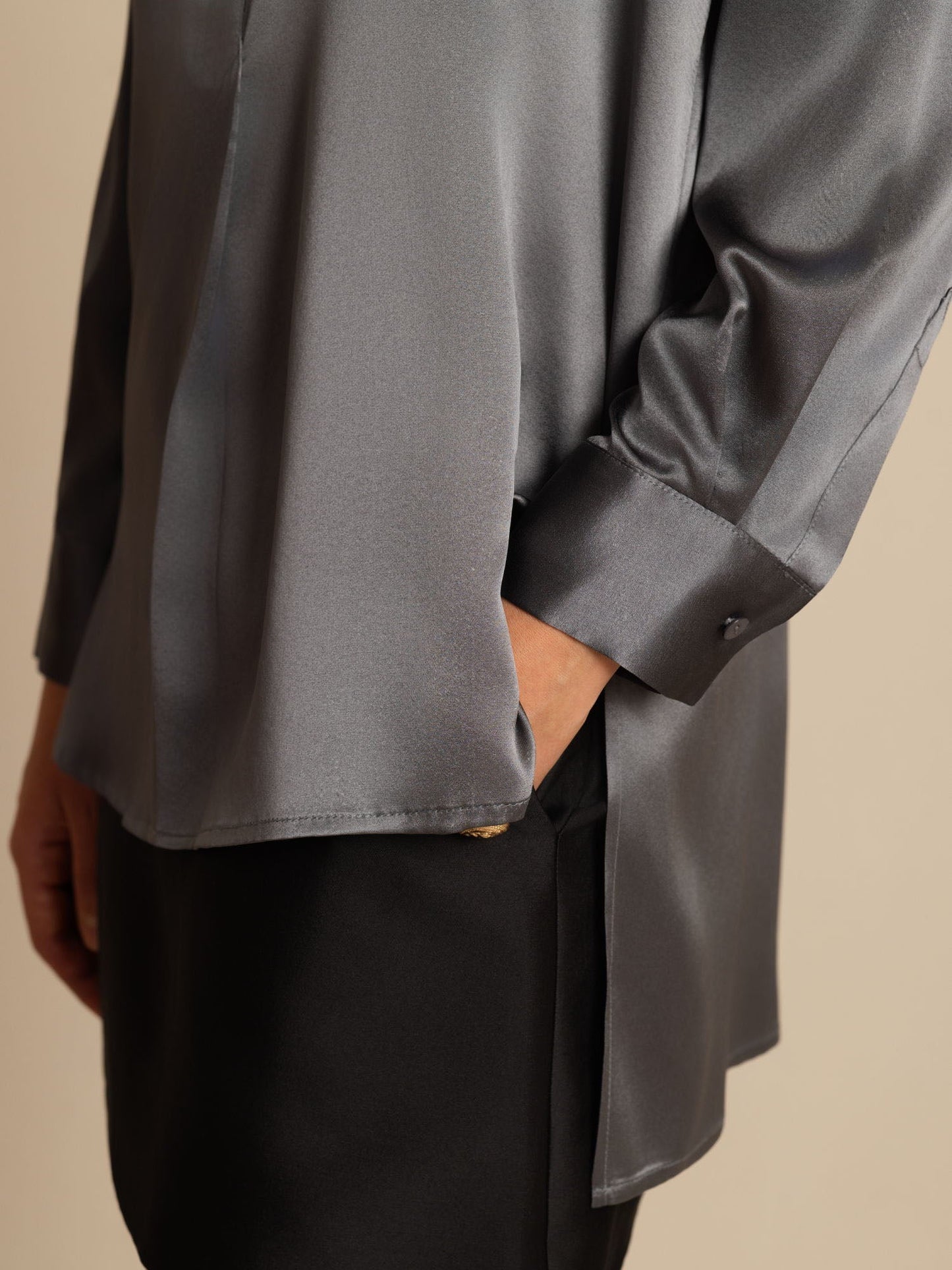 Rosstef 19Momme Silk Flex Stand Collar High-Low Bluse