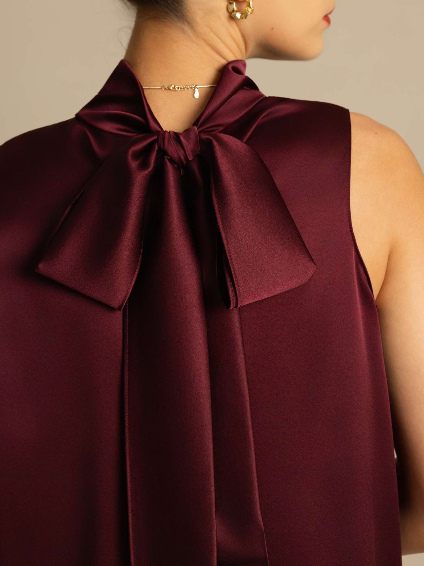 Rosstef 19Momme Silk Sleeveless Tie Neck Blouse - Güçlü ve Elegan Tişört