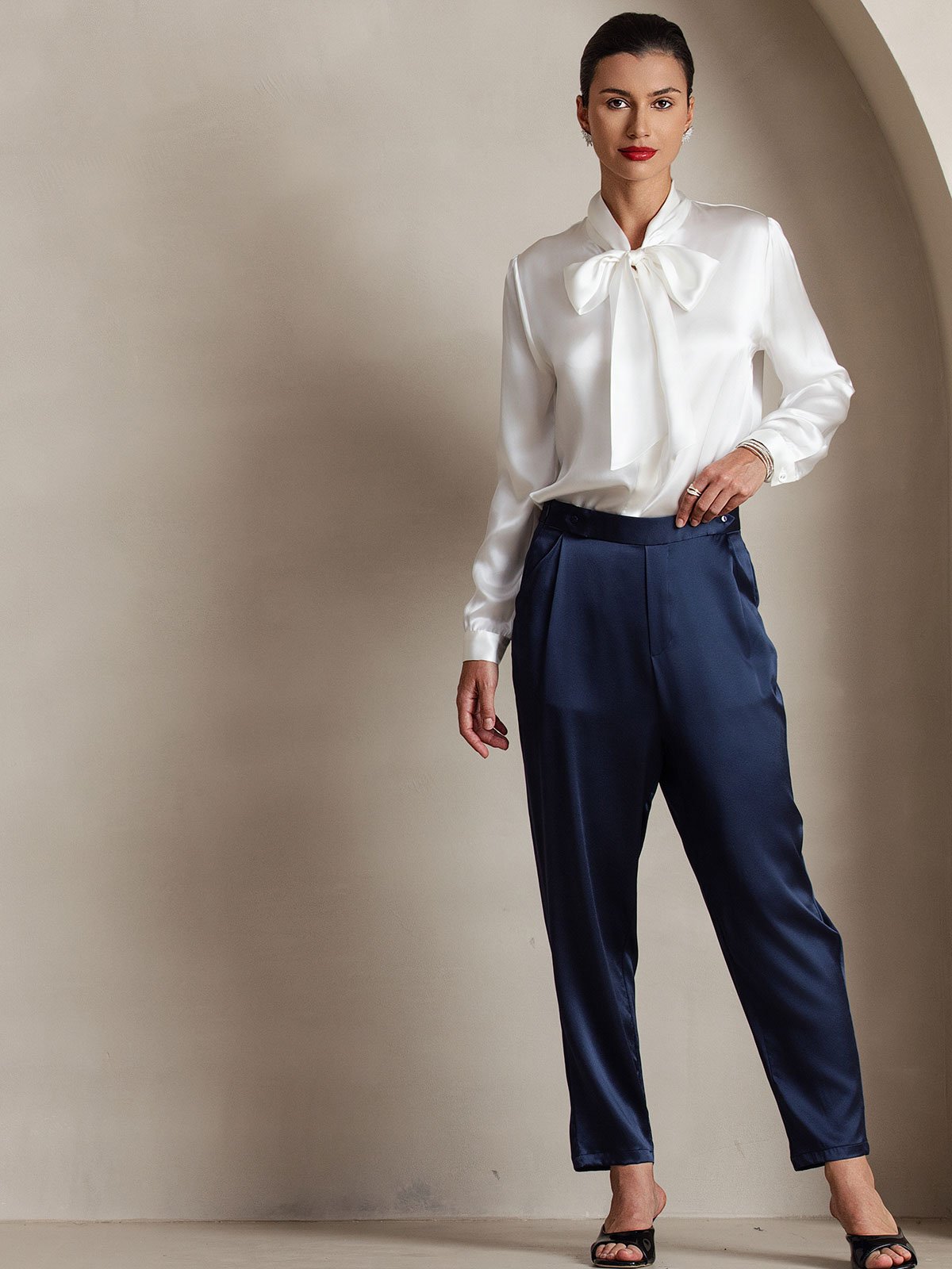 Rosstef 19Momme Silk Long Sleeve Tie Neck Blouse