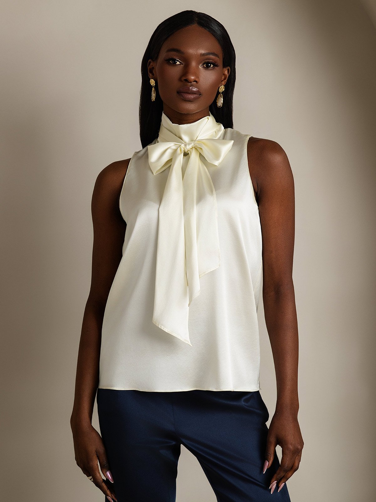 Rosstef 19Momme Silk Sleeveless Tie Neck Blouse - Güçlü ve Elegan Tişört