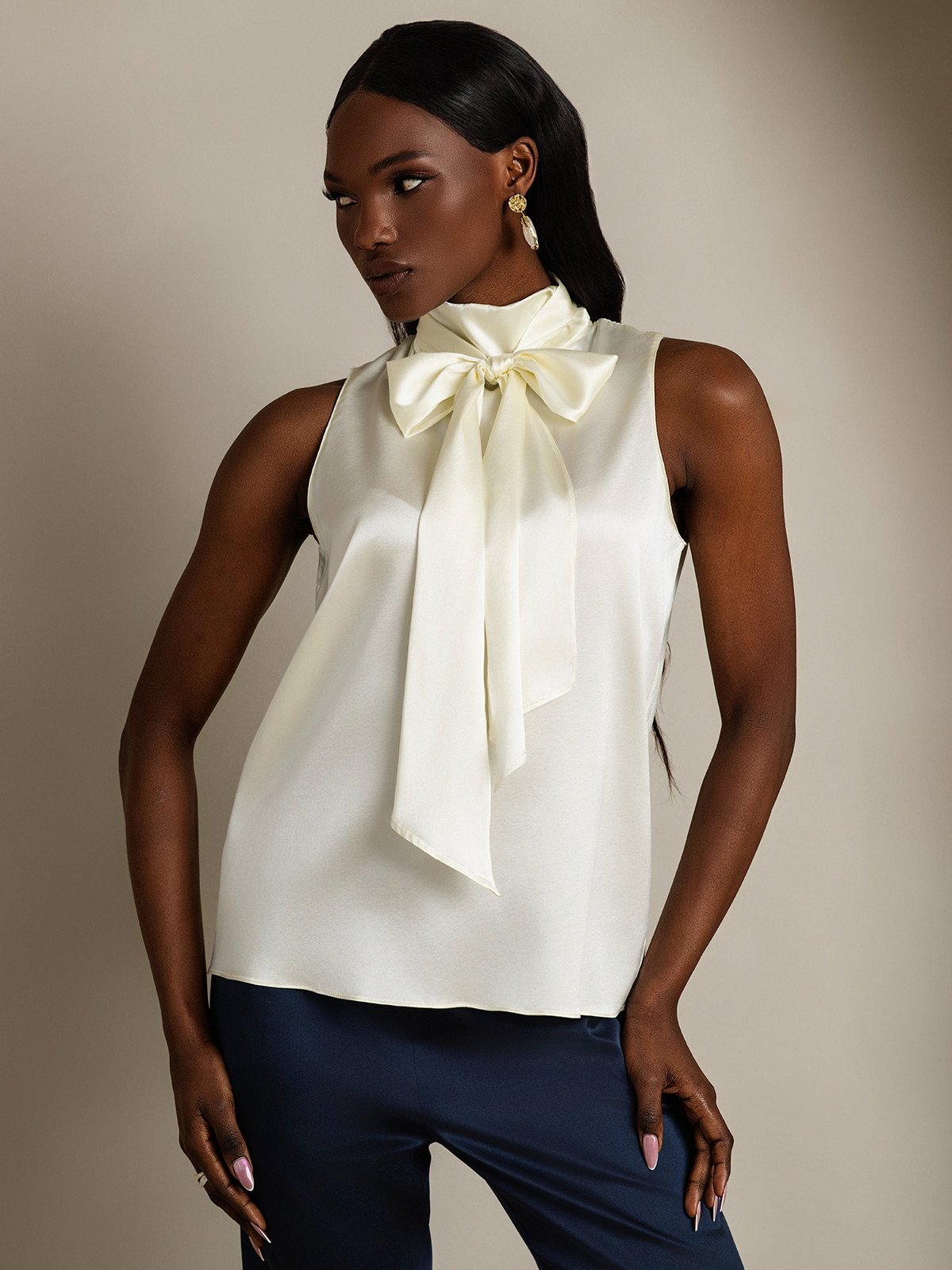 Rosstef 19Momme Silk Sleeveless Tie Neck Blouse - Güçlü ve Elegan Tişört