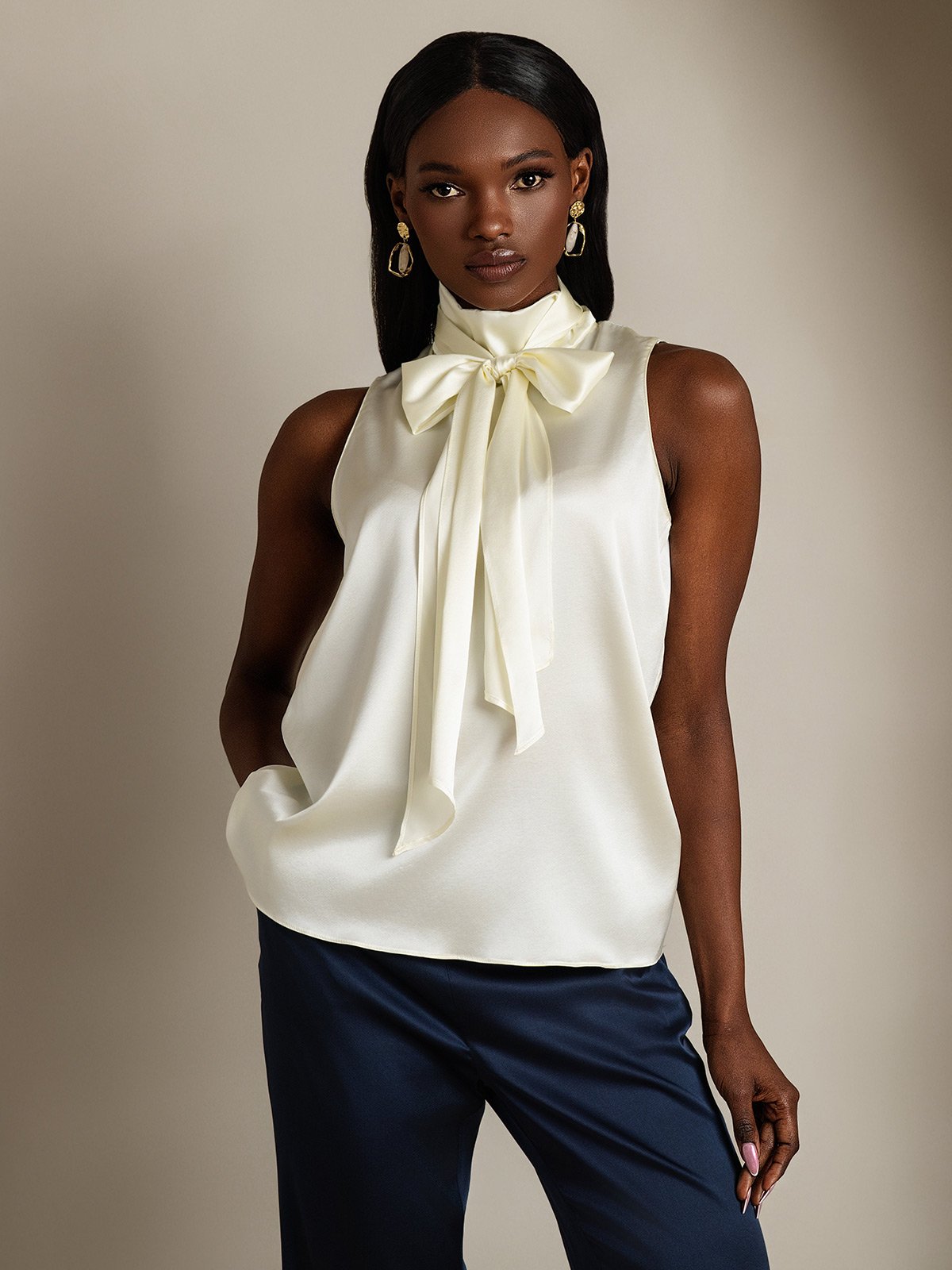 Rosstef 19Momme Silk Sleeveless Tie Neck Blouse - Güçlü ve Elegan Tişört