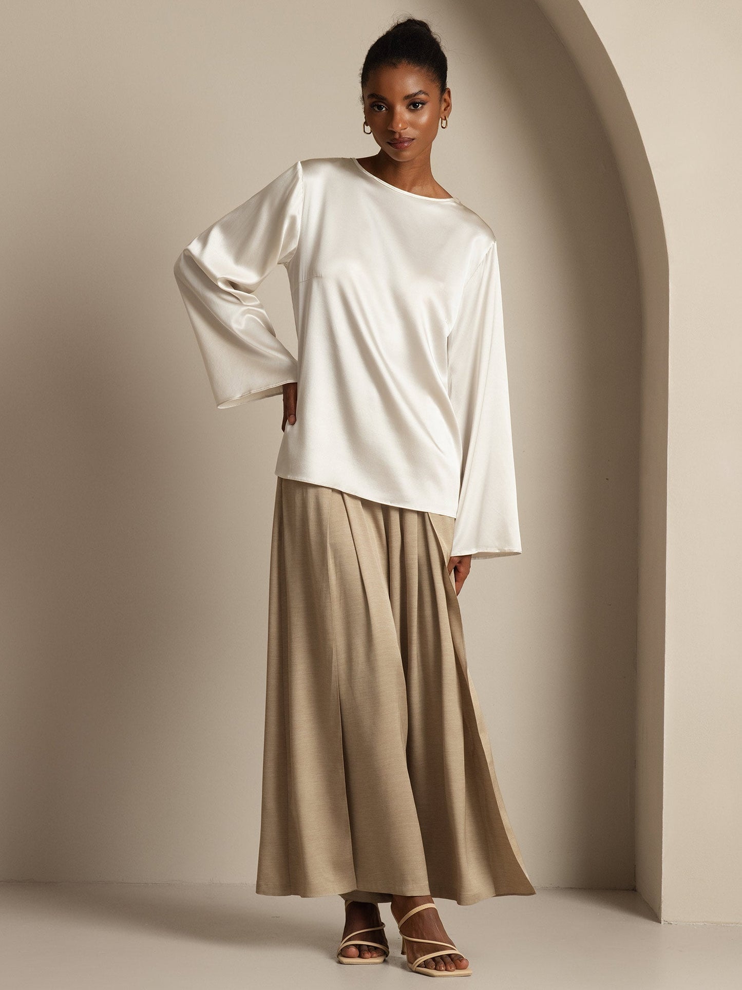 Rosstef 19Momme Silk Bell Sleeve Boat Neck Kadın Giyimi