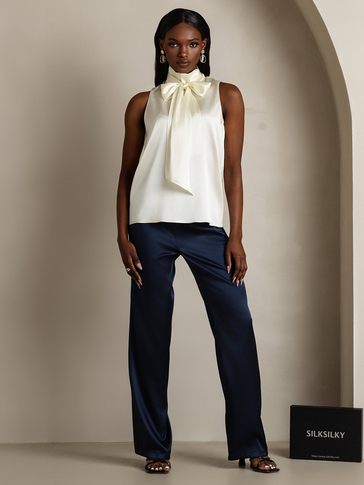 Rosstef 19Momme Silk Sleeveless Tie Neck Blouse - Güçlü ve Elegan Tişört