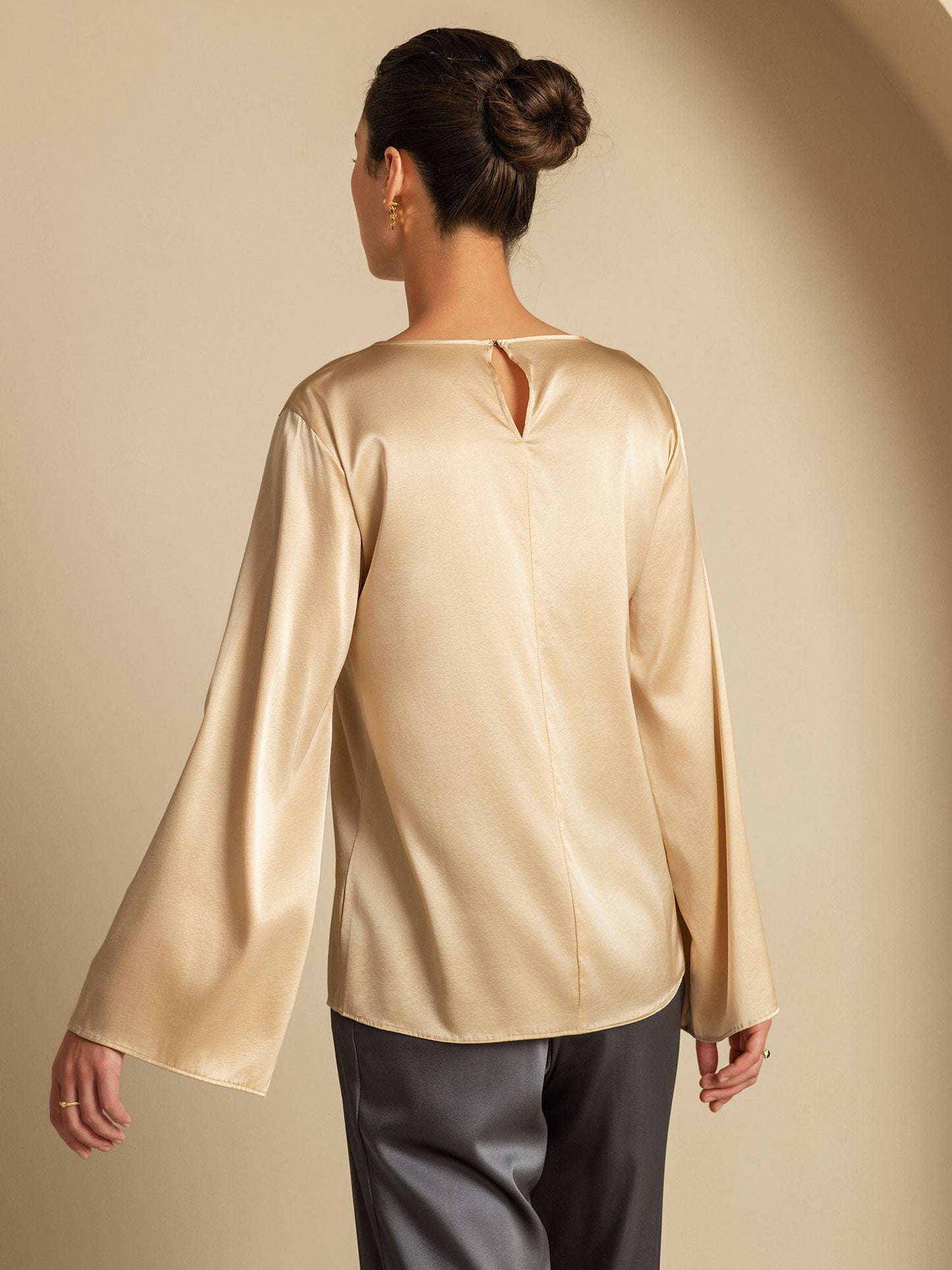 Rosstef 19Momme Silk Bell Sleeve Boat Neck Kadın Giyimi
