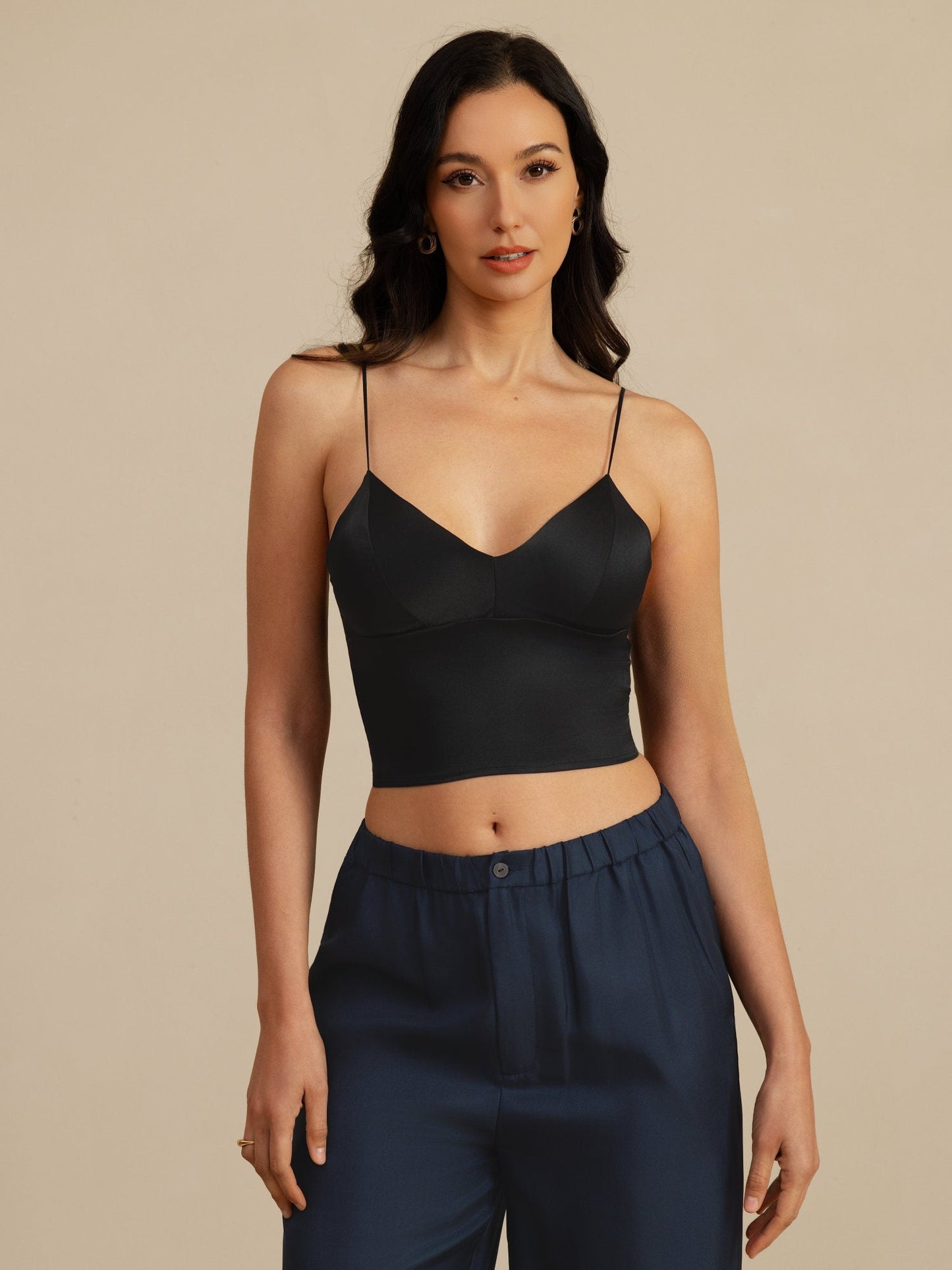 Rosstef Silk Crop Top: Güçlü ve Çıkarıcı V-Kol Çamaşır