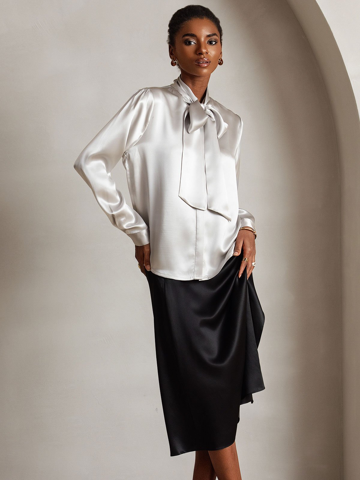 Rosstef 19Momme Silk Long Sleeve Tie Neck Blouse
