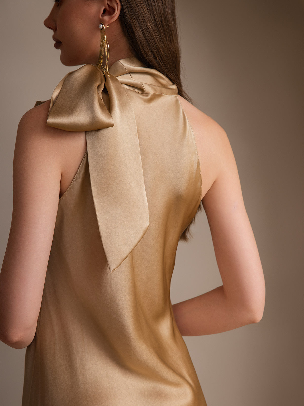 Rosstef 19Momme Silk Sleeveless Tie Neck Midi Dress