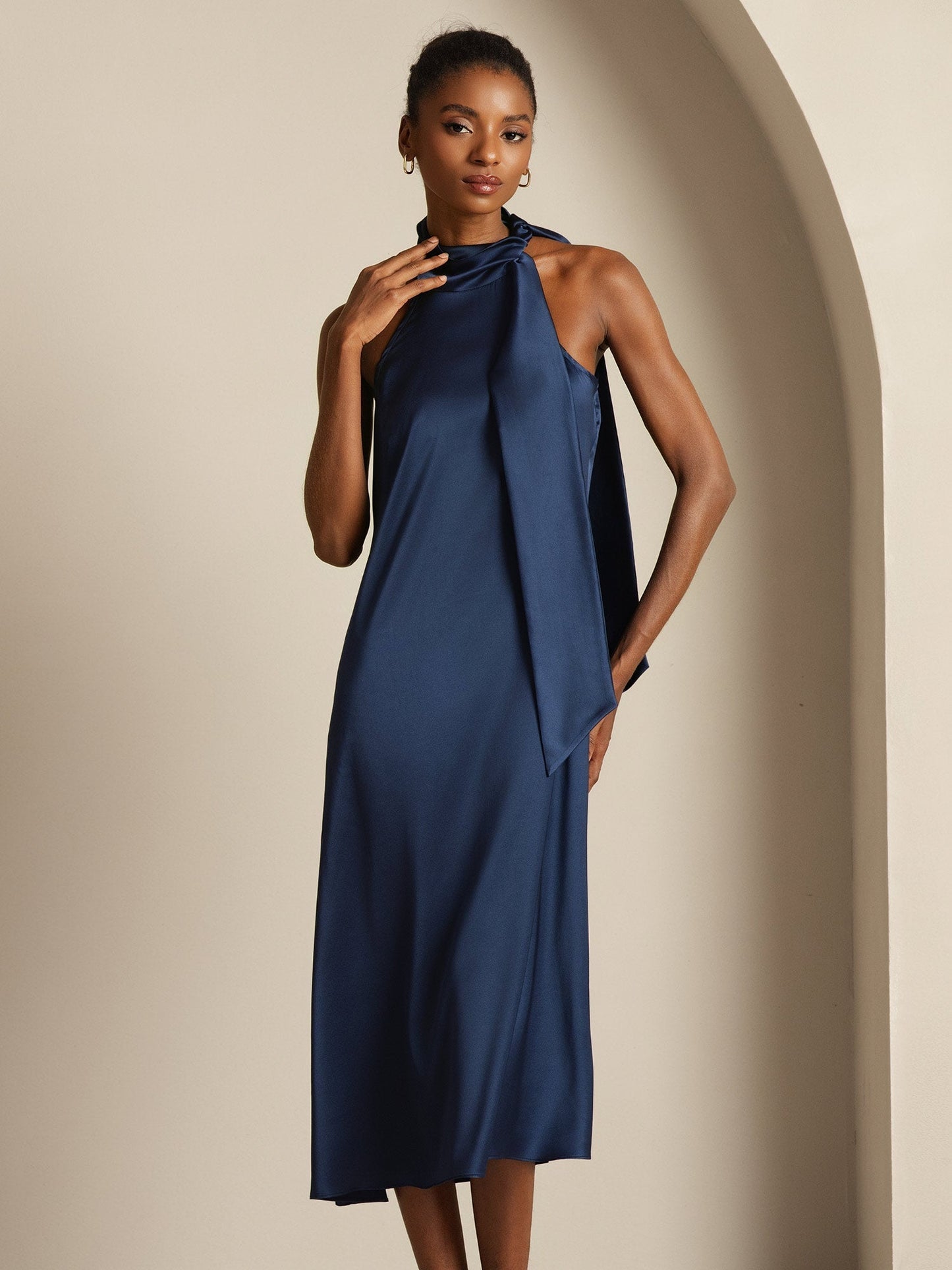 Rosstef 19Momme Silk Sleeveless Tie Neck Midi Dress