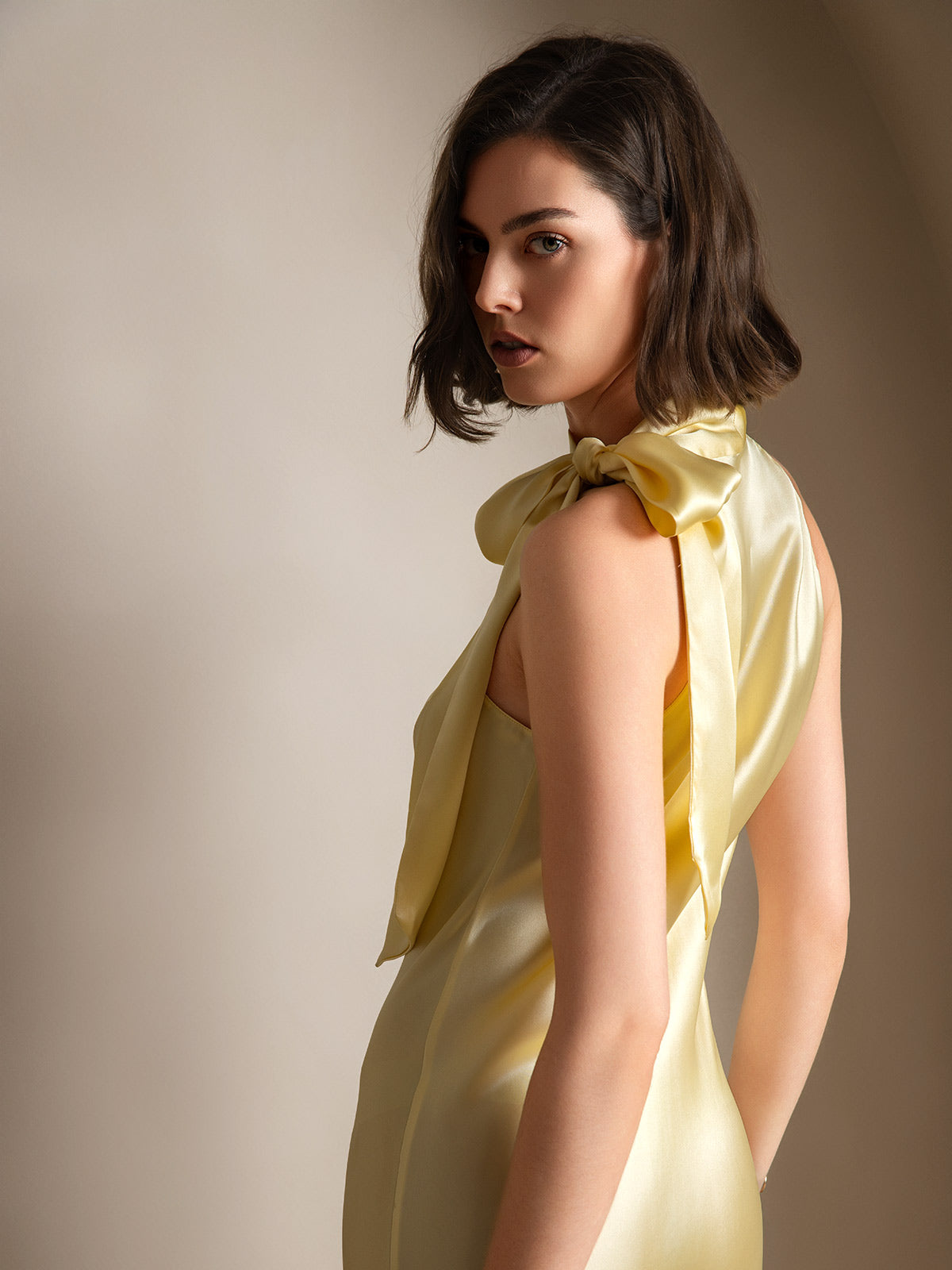 Rosstef 19Momme Silk Sleeveless Tie Neck Midi Dress