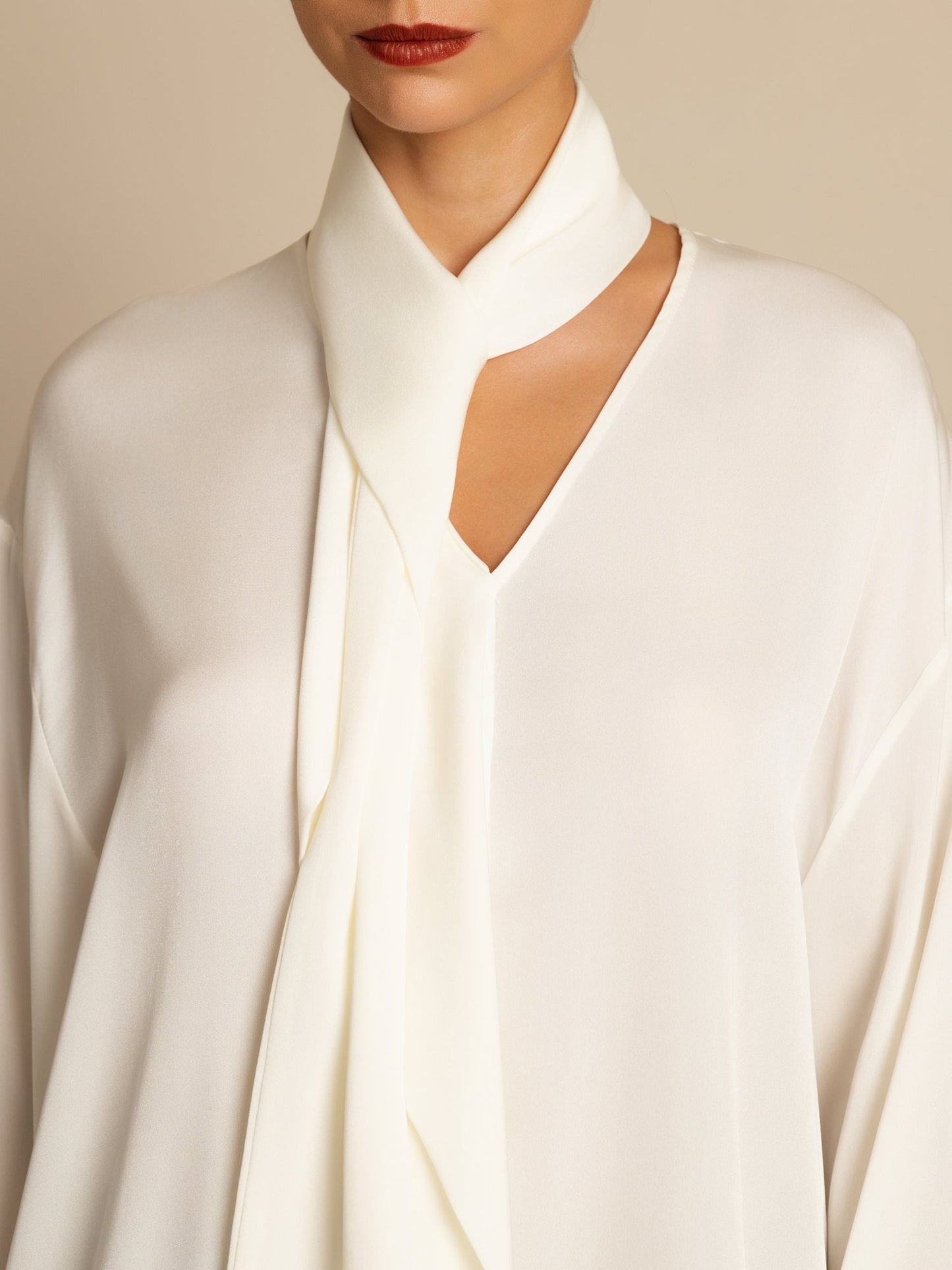 Rosstef 19Momme Stretch Silk Asimetrik V Çıkıntılı Bluz