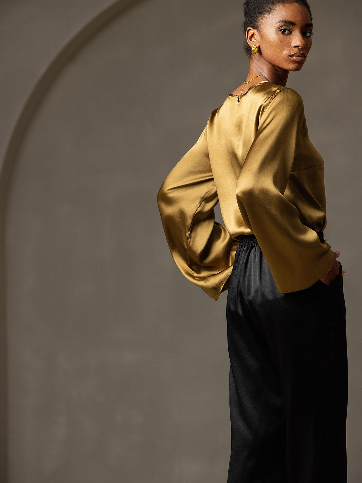 Rosstef 19Momme Silk Bell Sleeve Boat Neck Kadın Giyimi