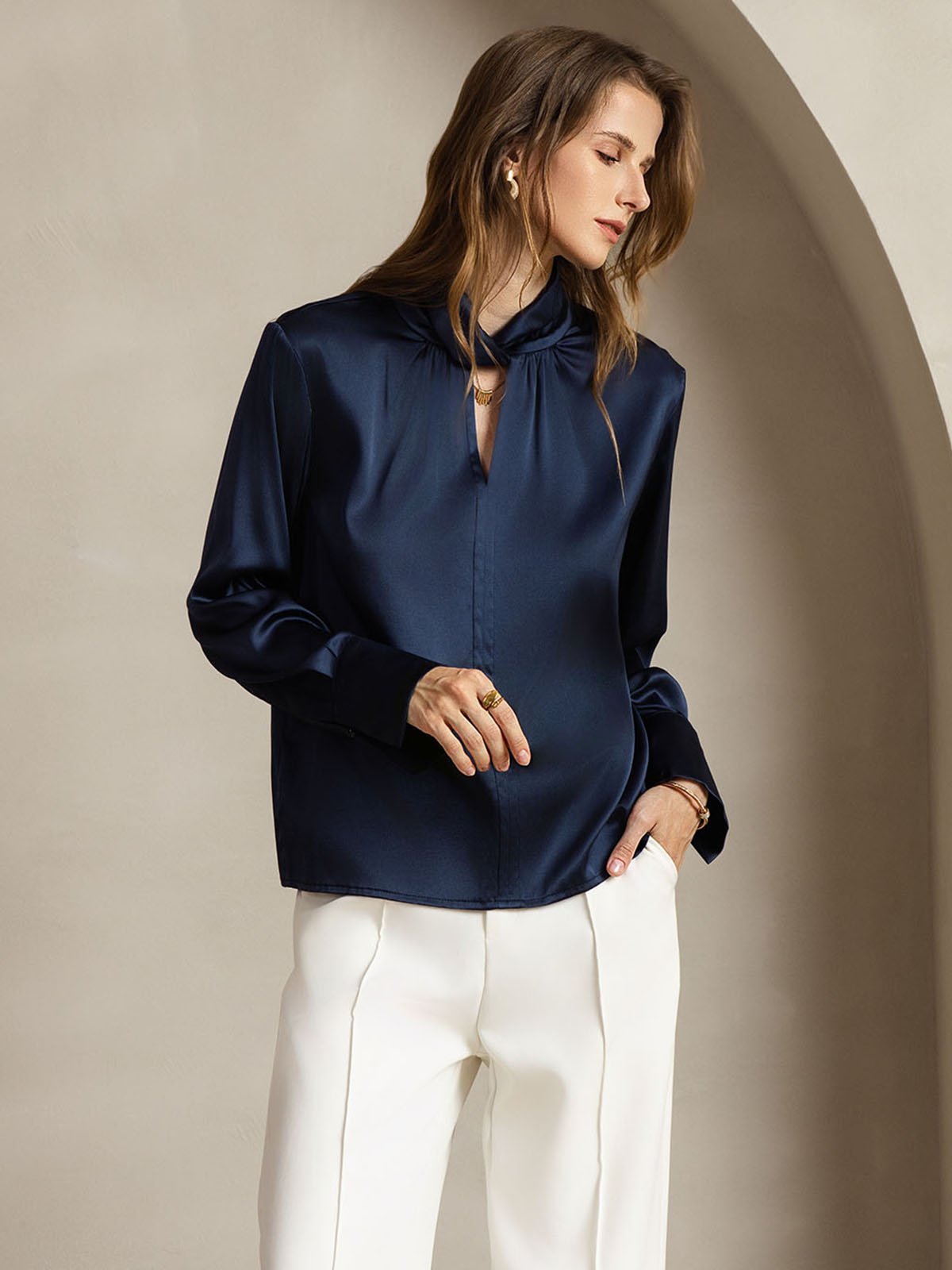 Rosstef 19Momme Silk Keyhole Neck Blouse with Pearl Buttons