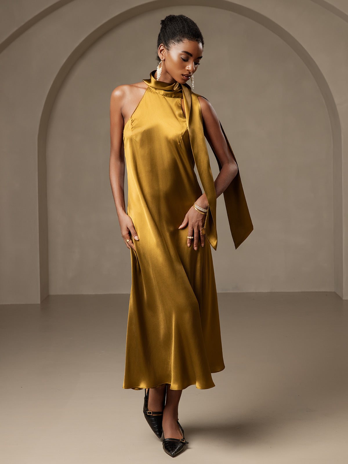 Rosstef 19Momme Silk Sleeveless Tie Neck Midi Dress