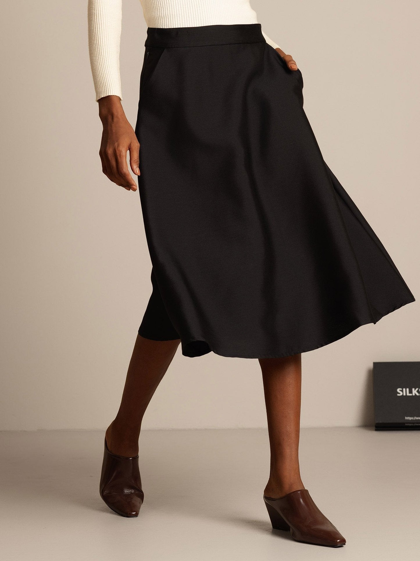 Rosstef 32Momme Silk-Wool Blend A Line Midi Skirt with Zipper Design