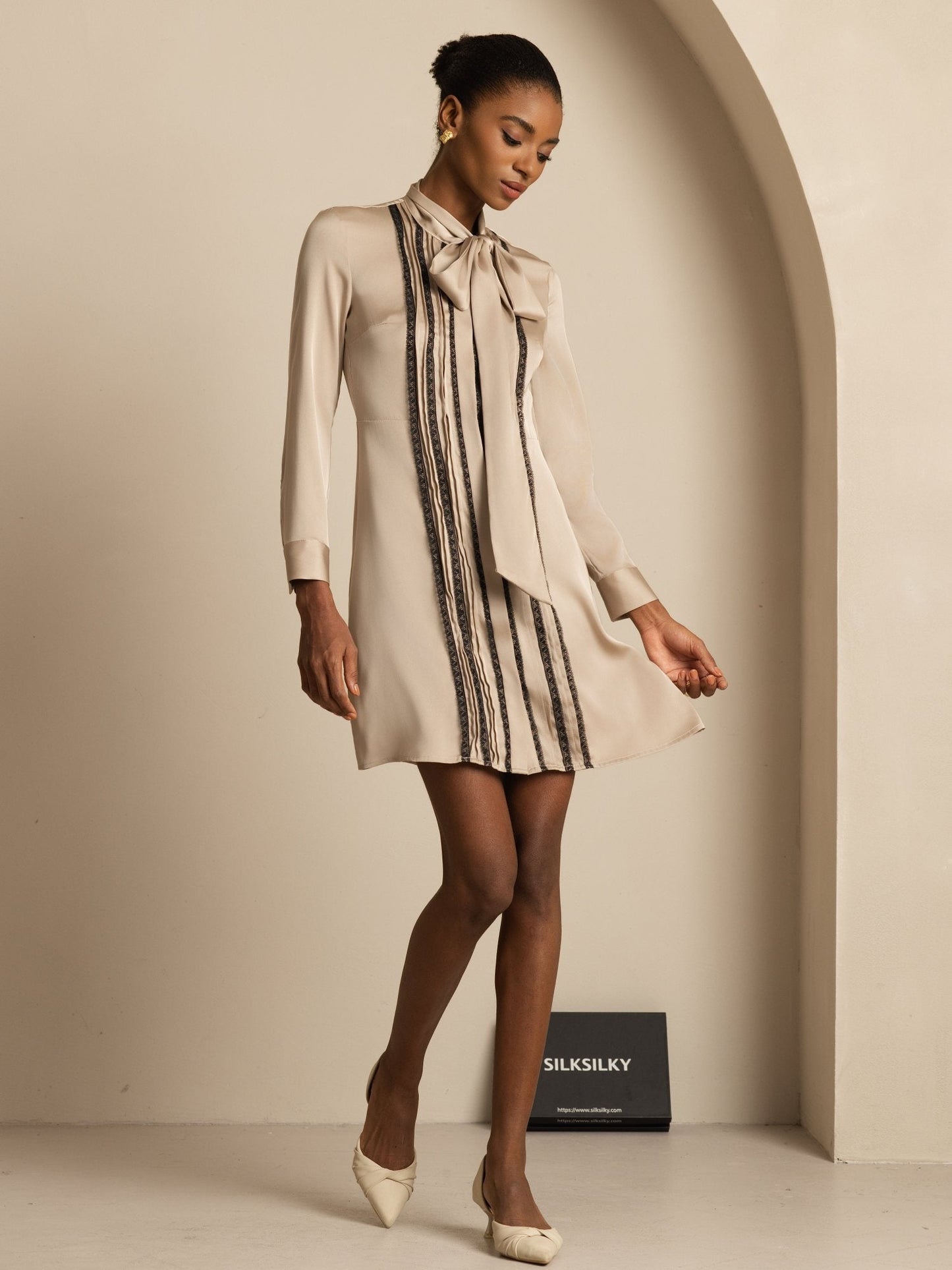 Rosstef 19Momme Stretch Silk Tie-Neck Short Shirt Dress