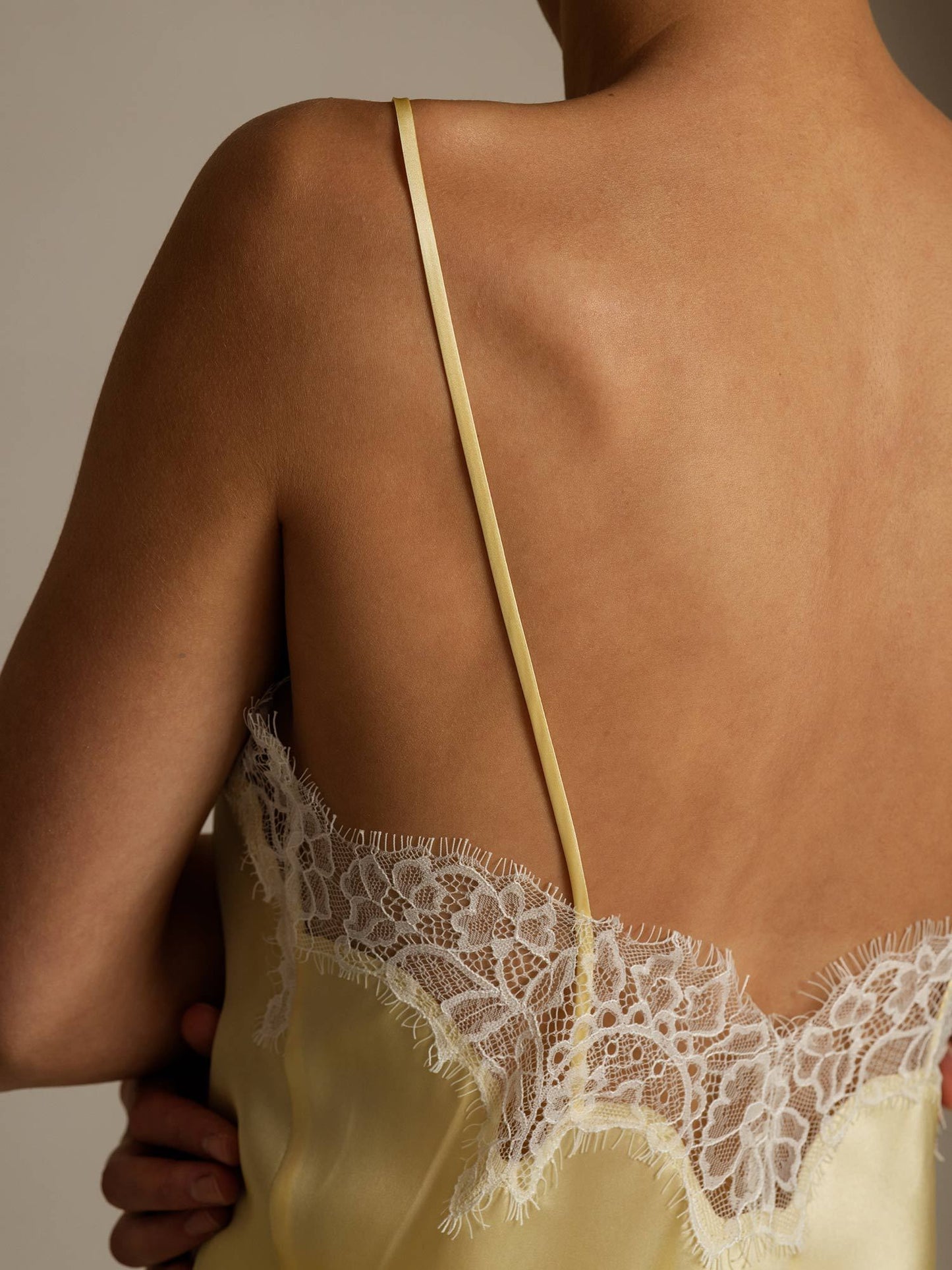 Rosstef Mulberry Silk Camisole Top - Asimetrik Kuyruk ve İncik Detaylı