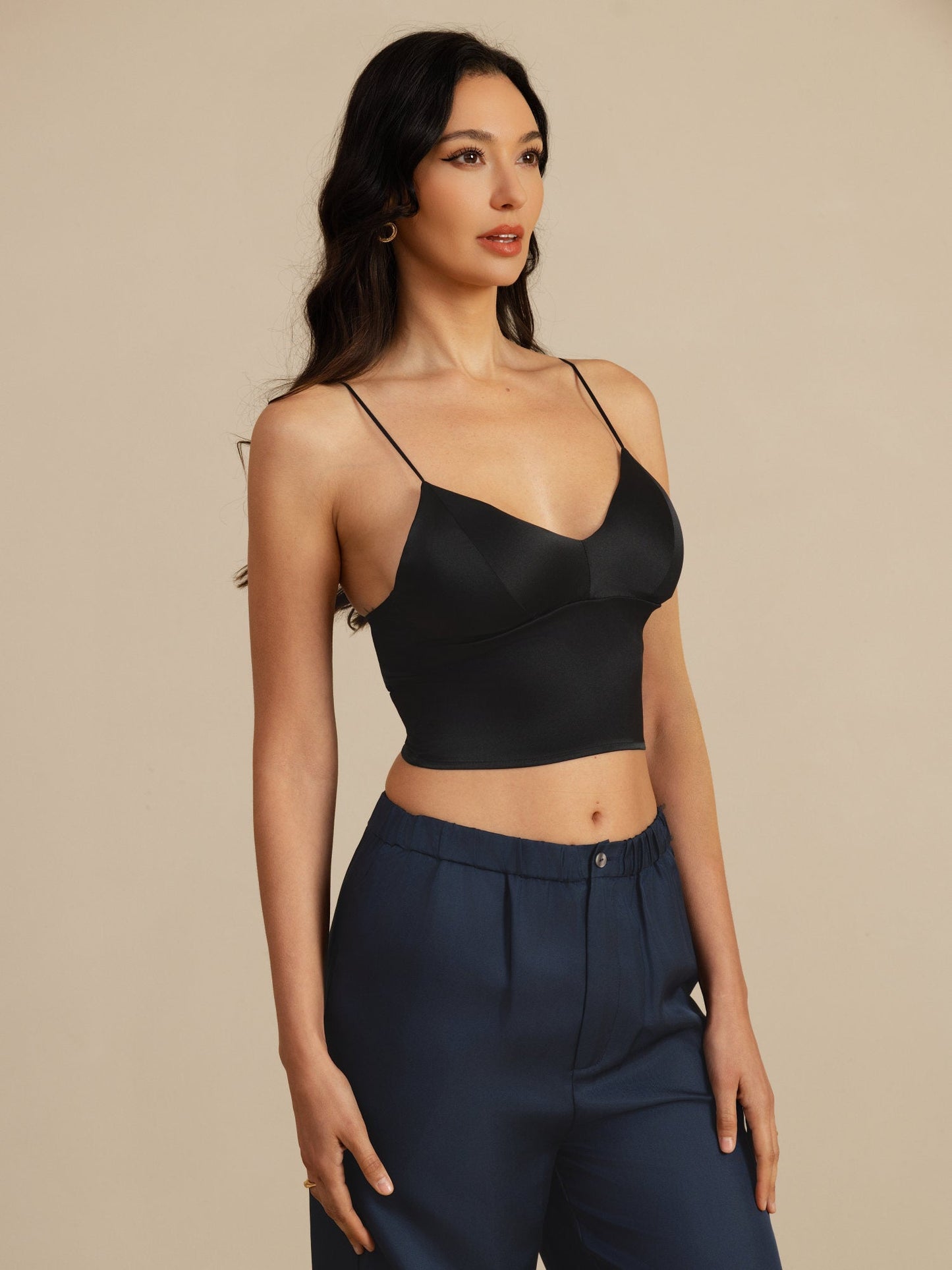 Rosstef Silk Crop Top: Güçlü ve Çıkarıcı V-Kol Çamaşır