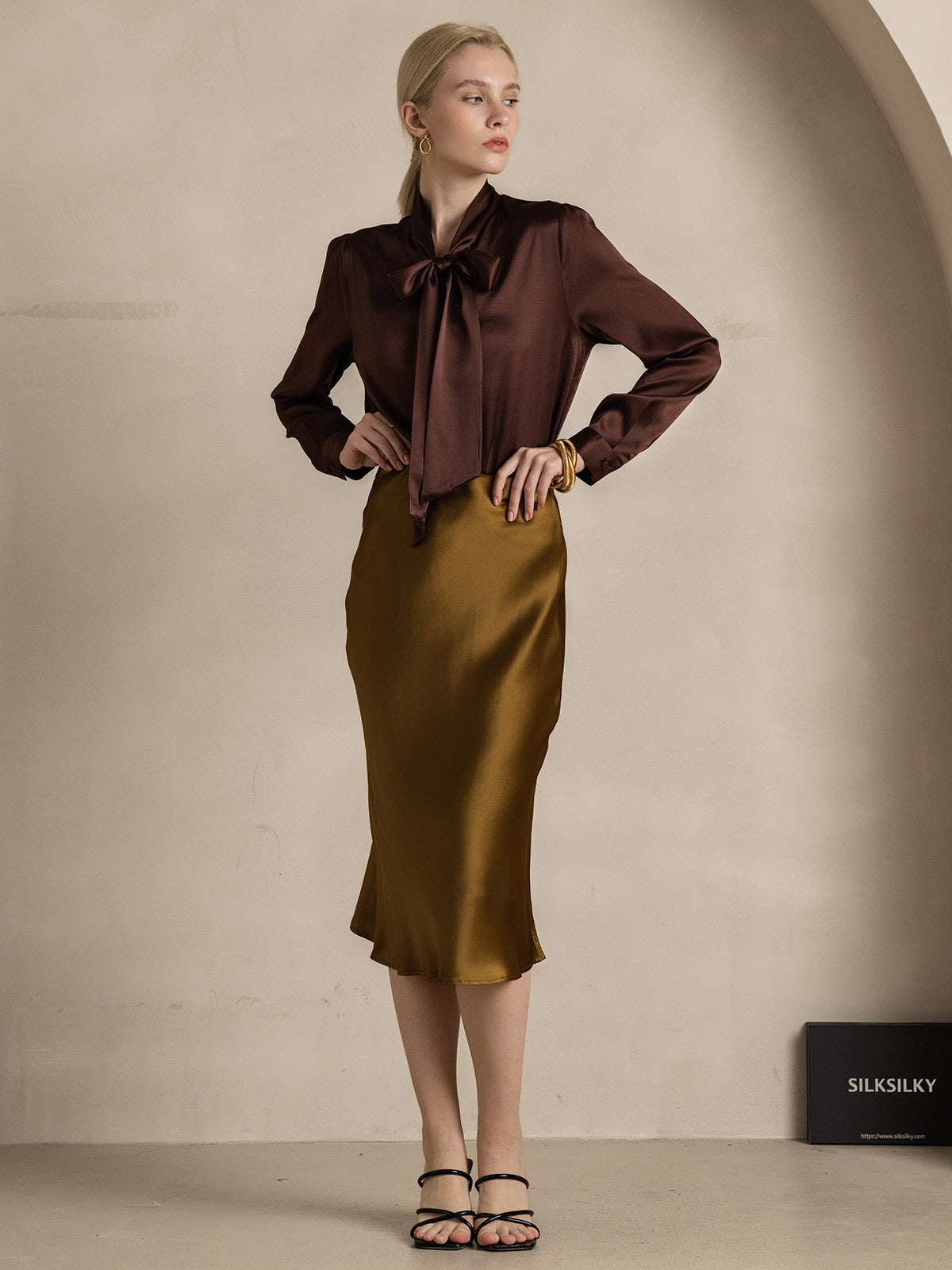 Rosstef 19Momme Silk Long Sleeve Tie Neck Blouse