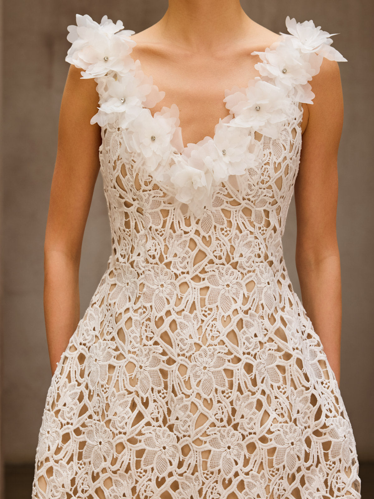 Rosstef V Neck Flower Embroidered Mini Dress