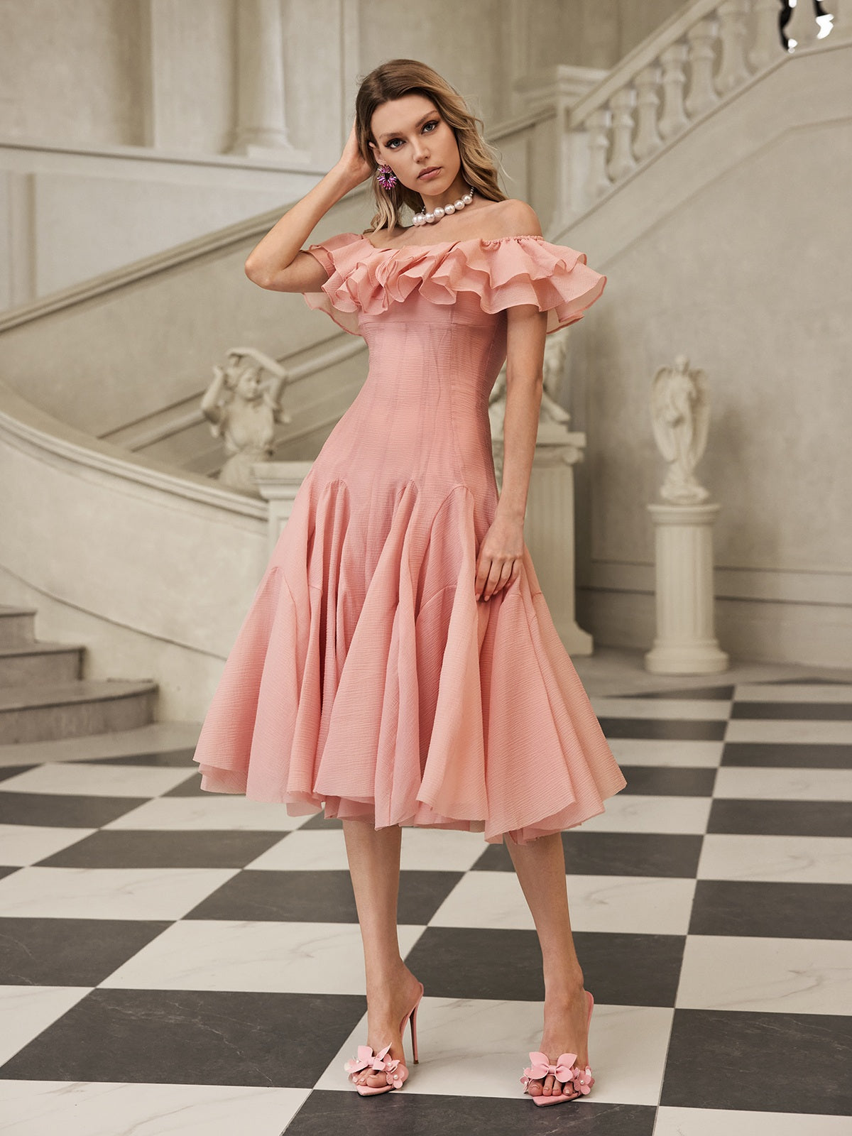 Rosstef Ruffle Midi Giyin: Şık ve Romantik