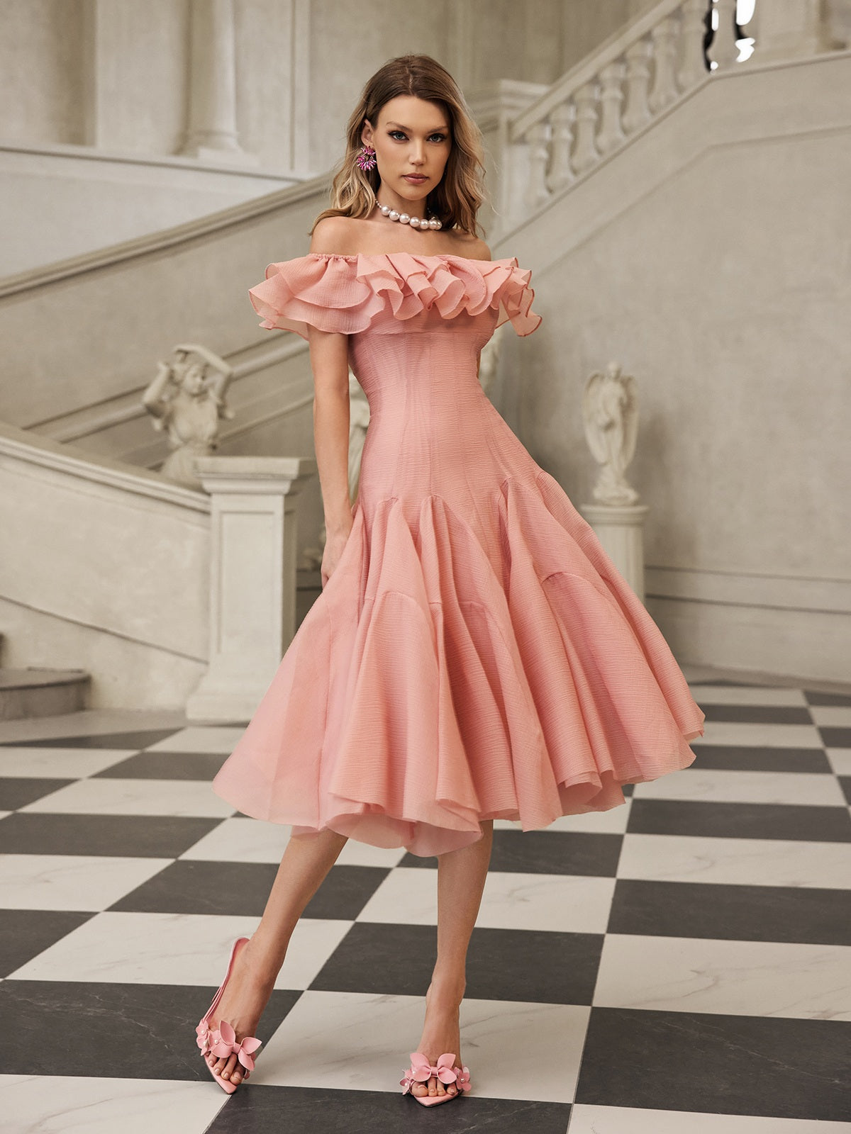 Rosstef Ruffle Midi Giyin: Şık ve Romantik
