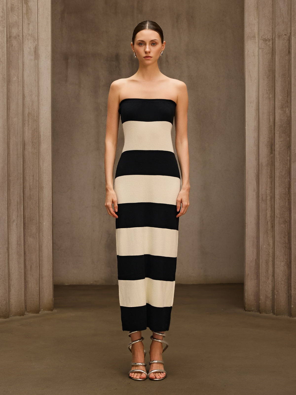 Katzent Strapless Stripe Maxi Dress