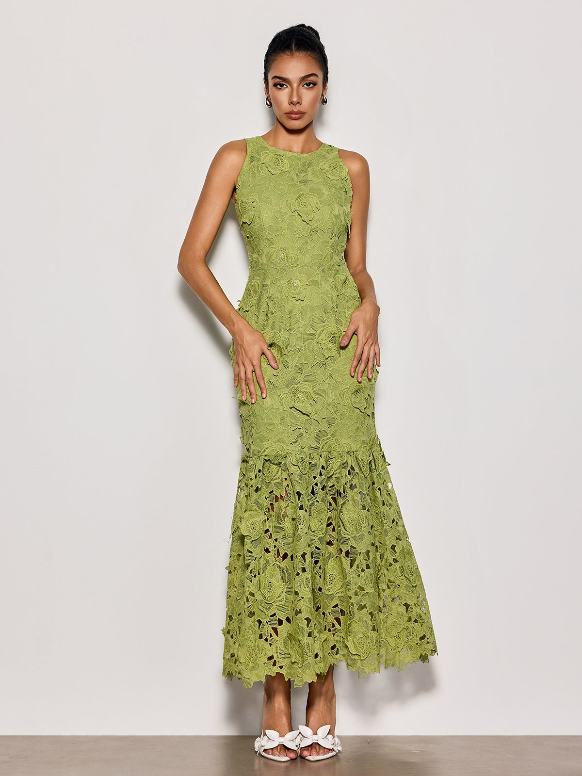 Savrel Sleeveless Cutout Flower Maxi Dress