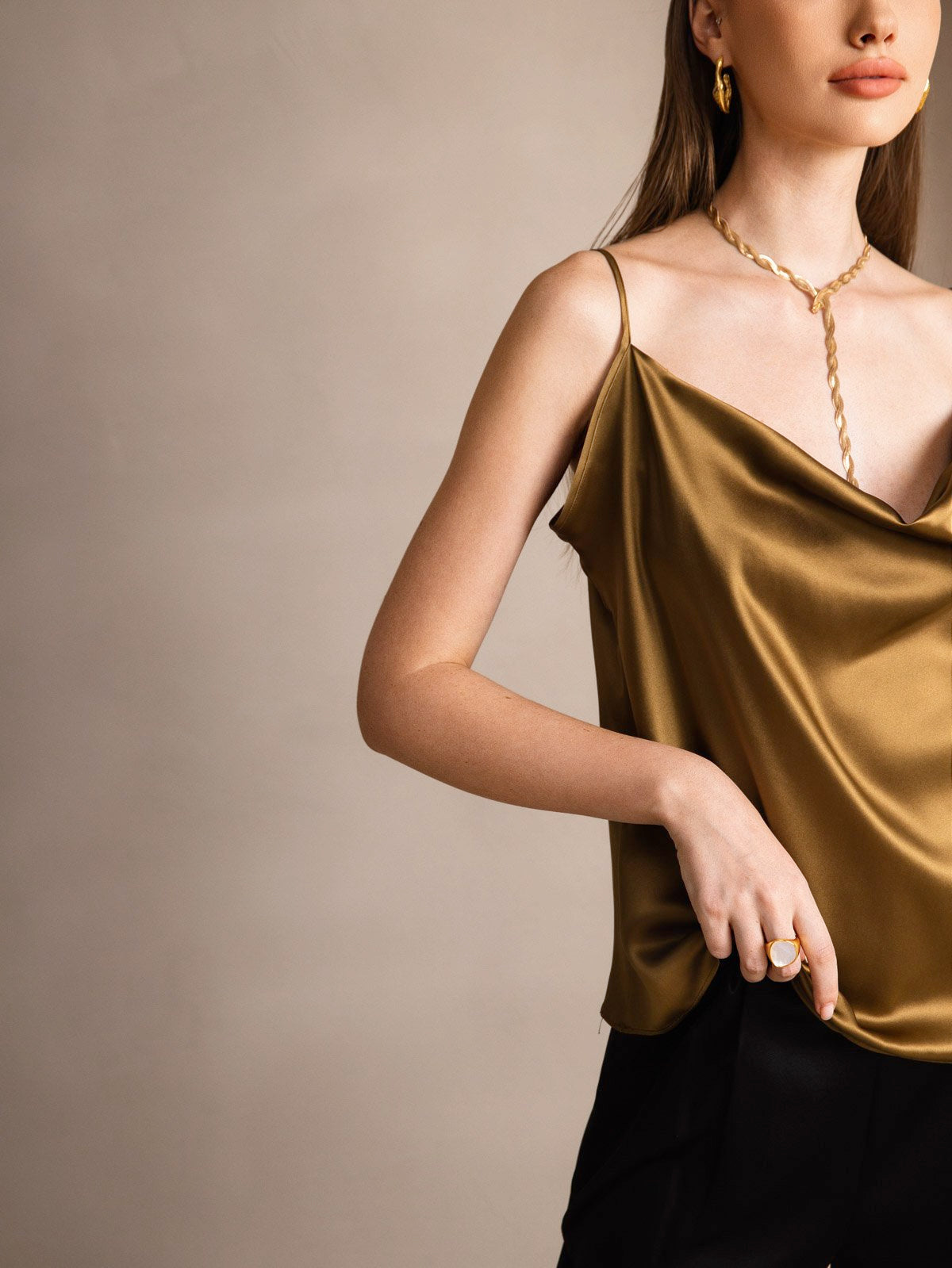 Rosstef 19Momme Süt Sövgüler Cowl Neck Camisoles
