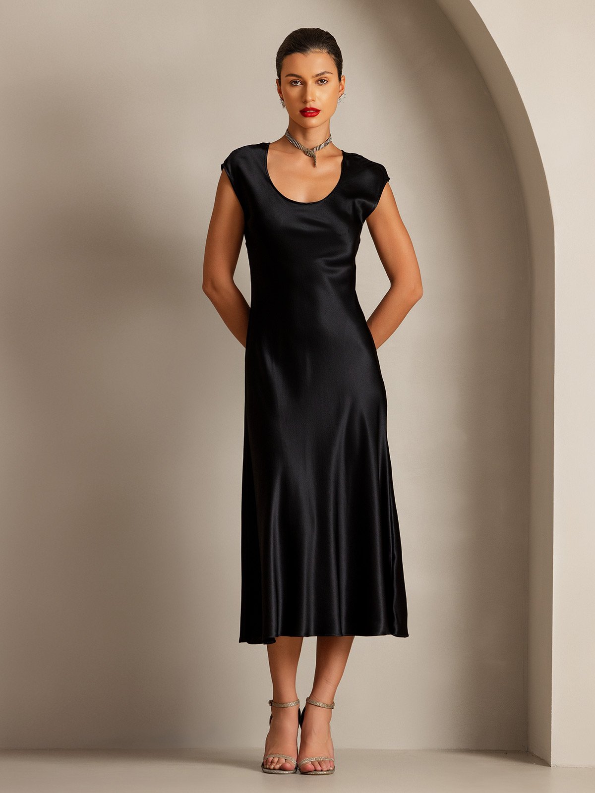 Rosstef 19Momme Silk Cap Sleeve Round Neck Midi Dress