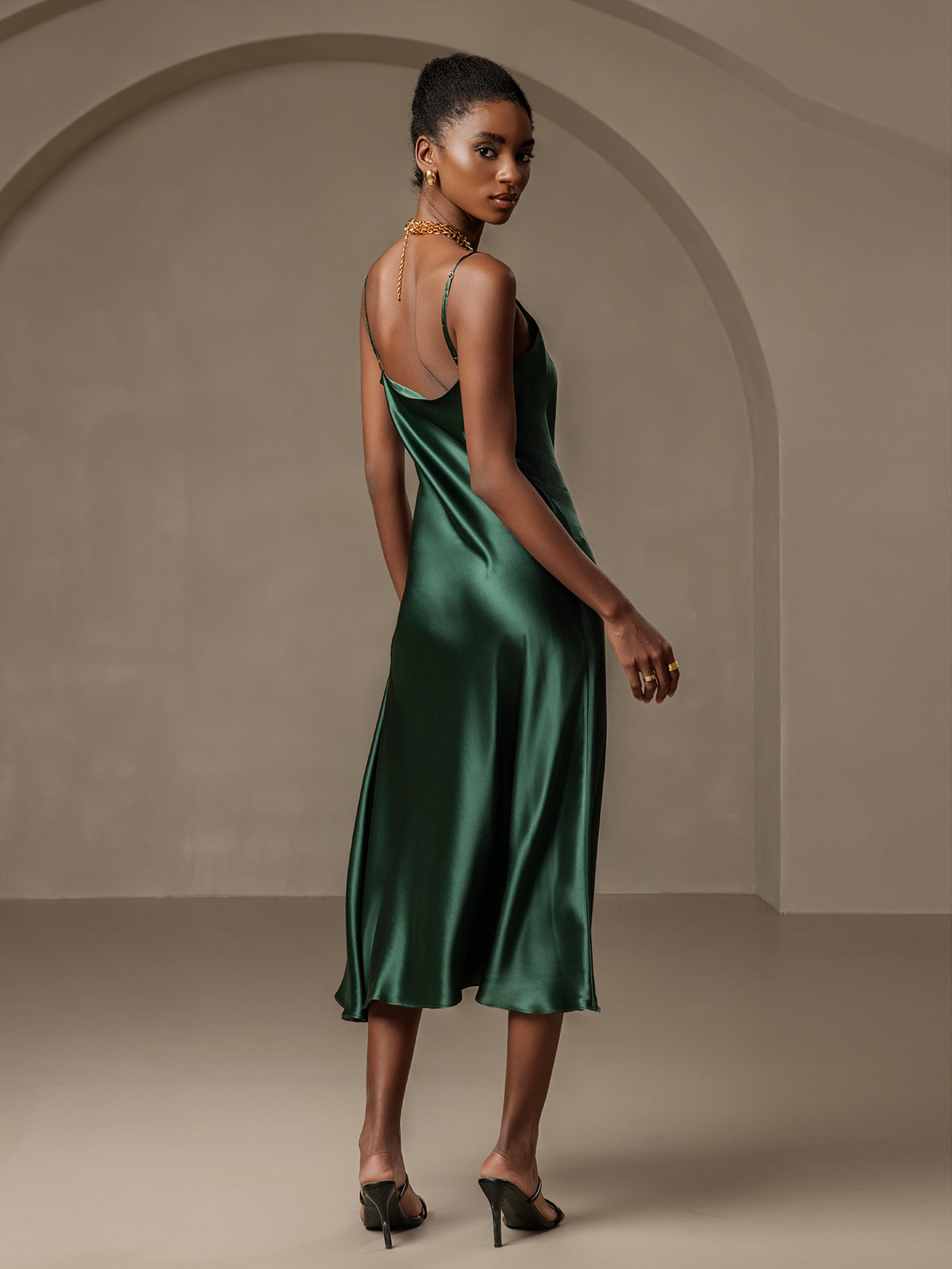 Rosstef Pure Slik Spageti Kolsuz Midi Gown ile Çizme Tasarımı