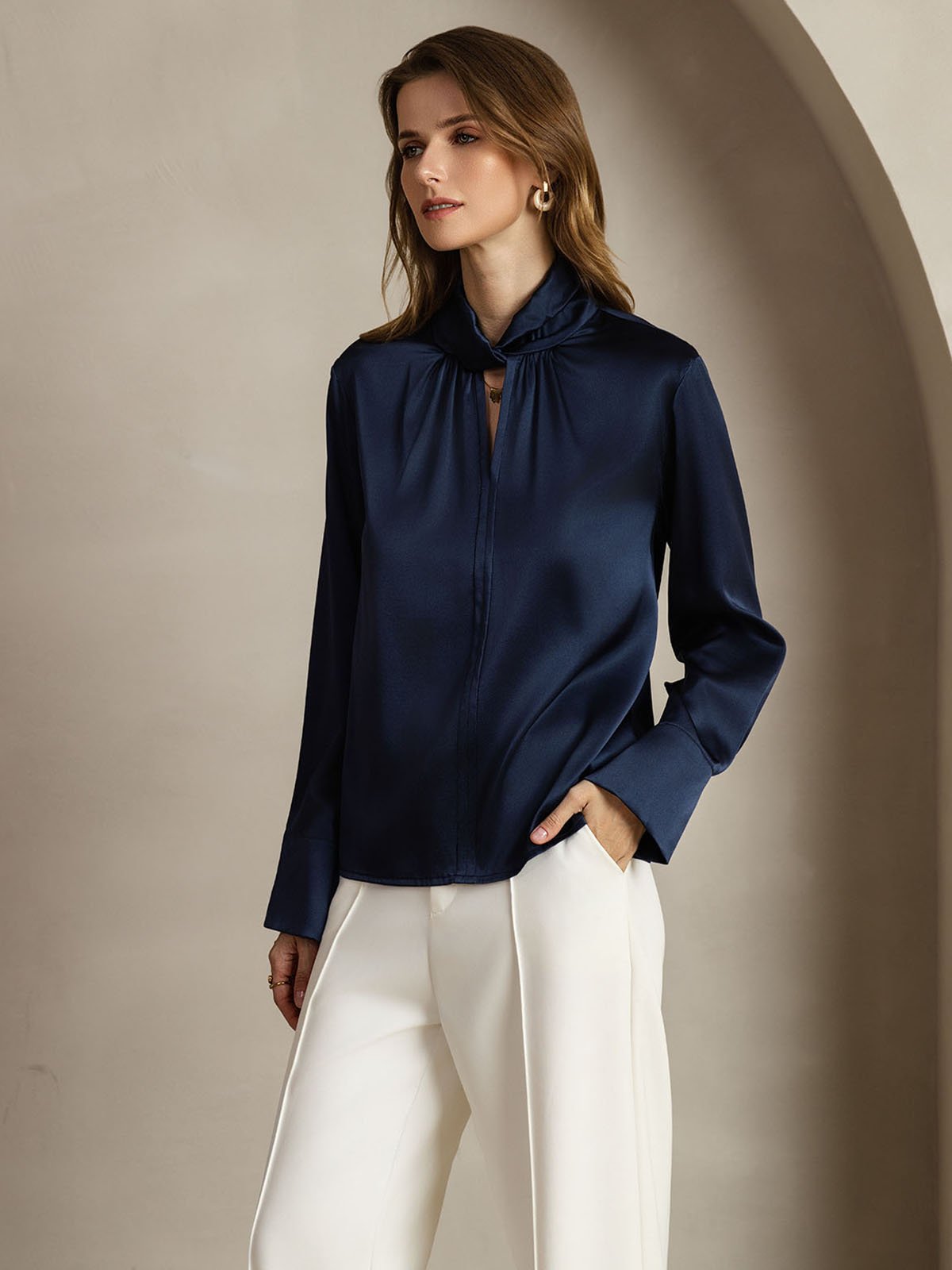 Rosstef 19Momme Silk Keyhole Neck Blouse with Pearl Buttons