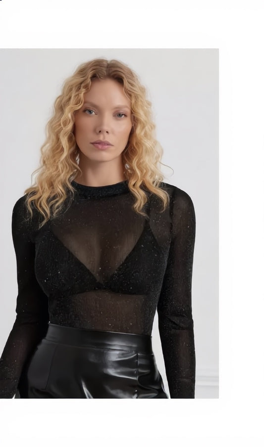 ROSSTEF Dik Yaka Dekolte Detaylı Crop Üst